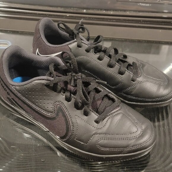 Nike Tempo Sneakers - Picture 1 of 8